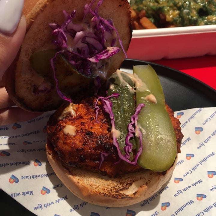 photo of Love Handle  Hot TiNDLE™ Chicken Burger shared by @haylie on  11 Apr 2021 - review