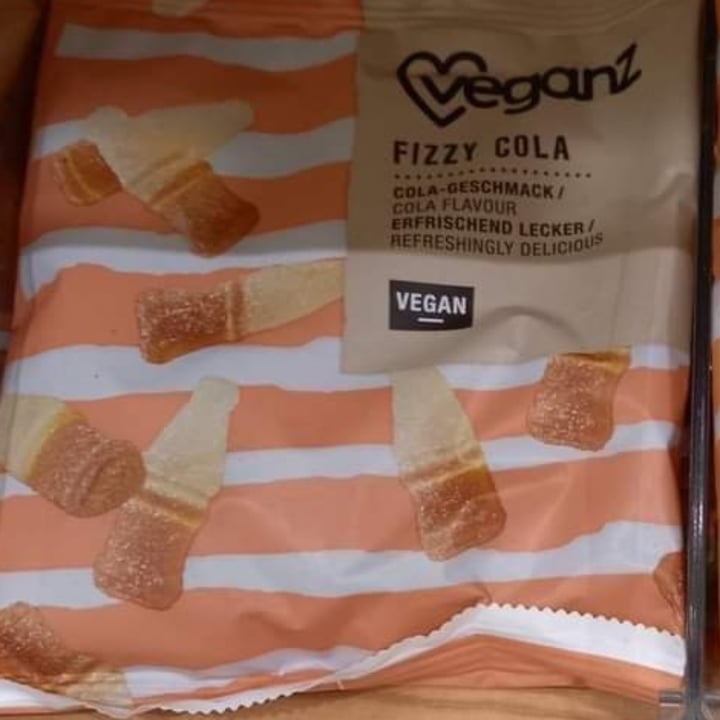 review photo of Veganz fizzy cola shared by @hurricane33 on 31 Dec 2021 - review