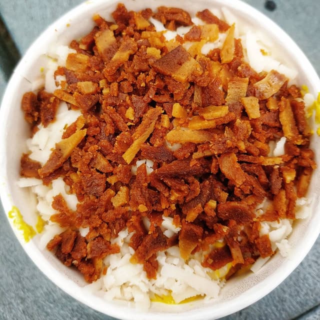 Photo of the dish “Vegan Mac & Cheese with cashew cream and seitan bacon”