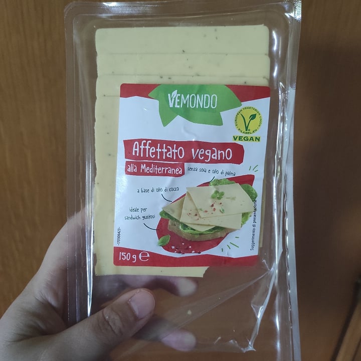 photo of Vemondo Affettato vegano alla Mediterranea shared by @sputnik on  29 May 2022 - review