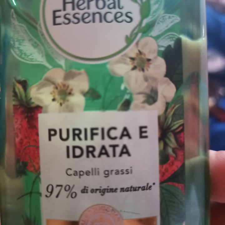 photo of Herbal Essences Shampoo fragola e menta dolce shared by @soniapiccola on  18 Apr 2022 - review
