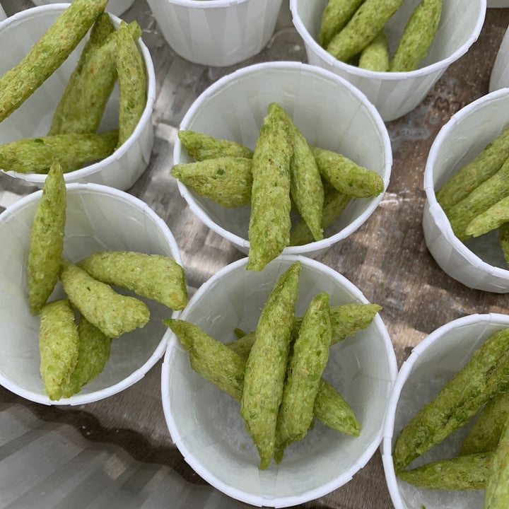 photo of Harvest Snaps Baked Pea and Rice snacks seasoned with Salt shared by @tridoshic on  15 May 2021 - review