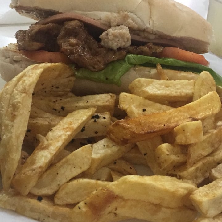 review photo of Loving Hut Microcentro Bondiola Lover shared by @rociogiovanazzi on 07 May 2020 - review