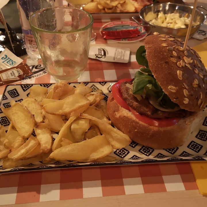 photo of Garage Pub Burger Queen shared by @miraculousveggybug on  28 Mar 2022 - review