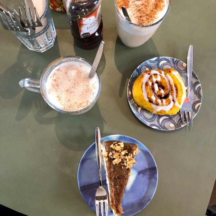 photo of Vegabond Cinnamon rolls shared by @fabiennedobbe on  04 Feb 2020 - review