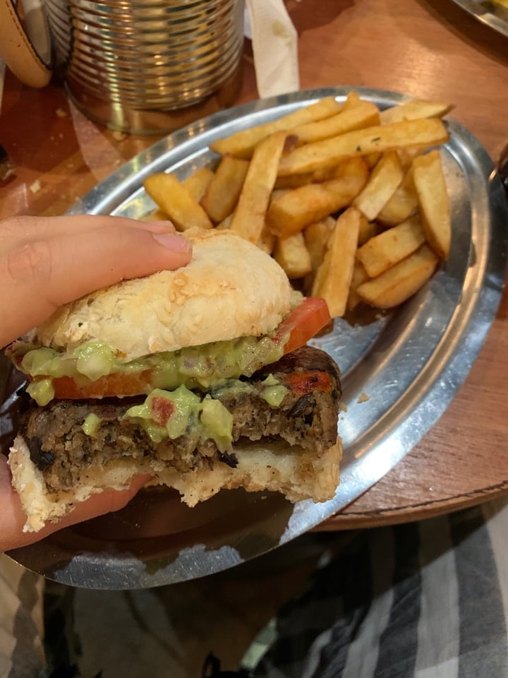 photo of Deniro Hamburguesa Vegana shared by @toagus on  10 Mar 2020 - review