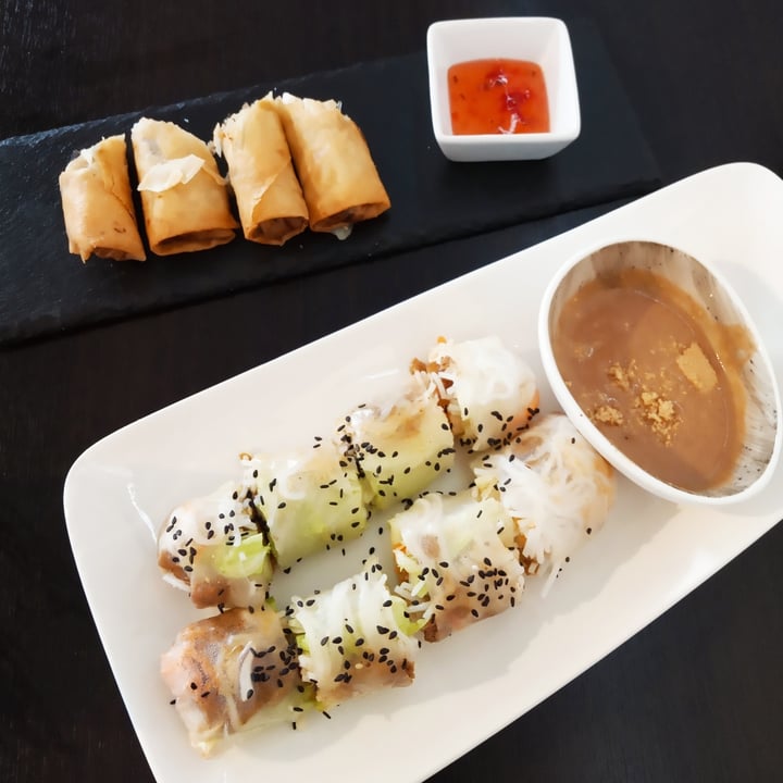 photo of Loving Hut Summer Rolls & Spring Rolls shared by @chaosbraiin on  29 May 2020 - review