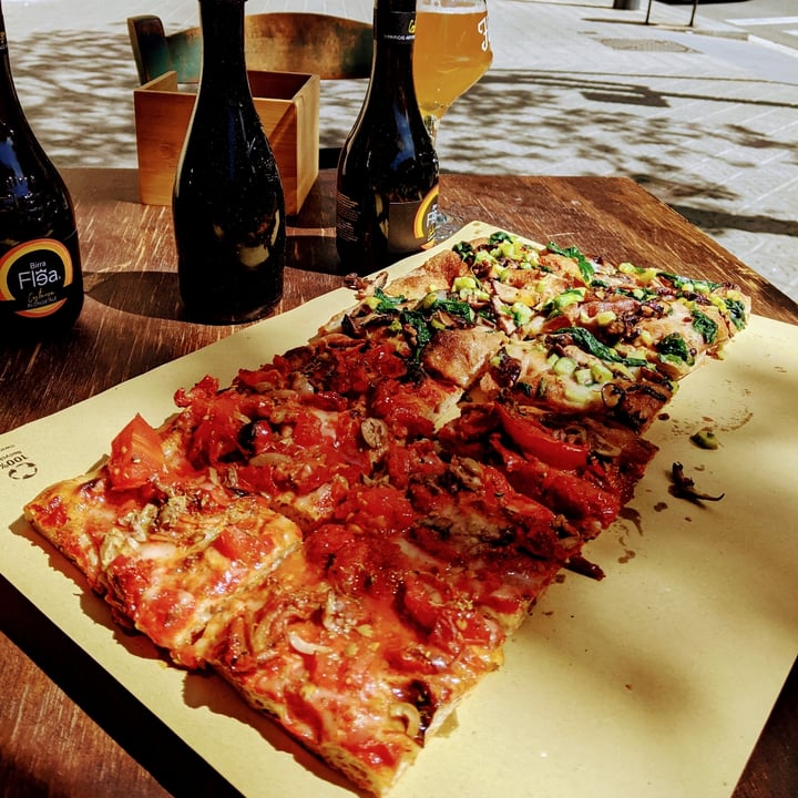 review photo of Fragrante pizza & fritti Vegan Pizzas shared by @vegansmeigan on 15 May 2021 - review