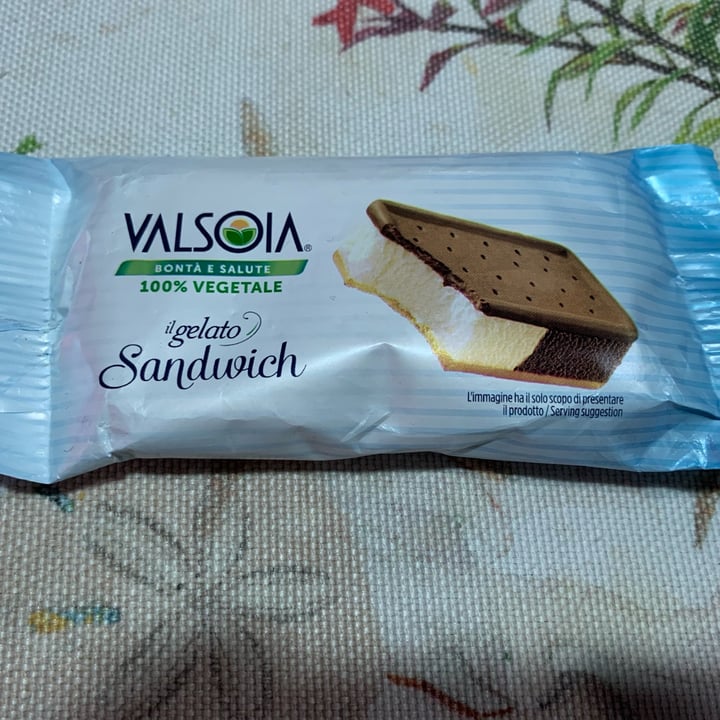 photo of Valsoia 8 sandwich il gelato shared by @chiarafusco on  28 Mar 2022 - review