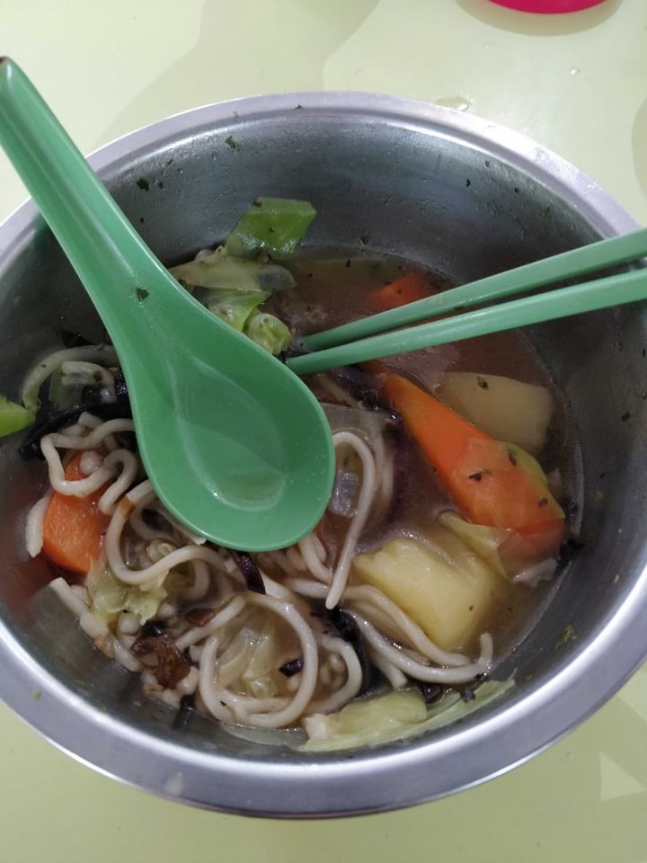 review photo of 乐心素食 Green cabbage noodle soup at Zi Fu Lin Vegetarian stall shared by @fruktoed on 07 Feb 2019 - review