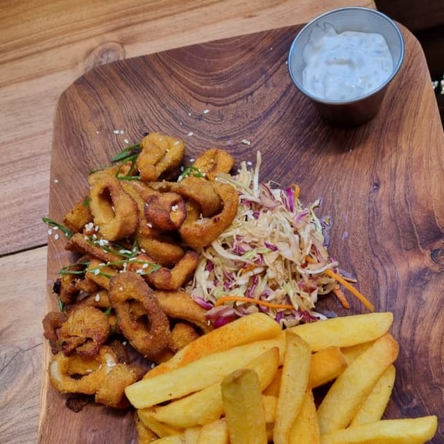 「Calamari & Slaw」の料理の写真