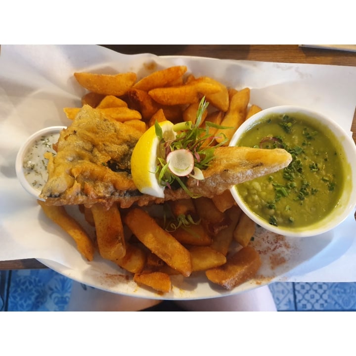 photo of Unity Diner The UD Tofish & Chips shared by @veganlmk on  21 Aug 2022 - review