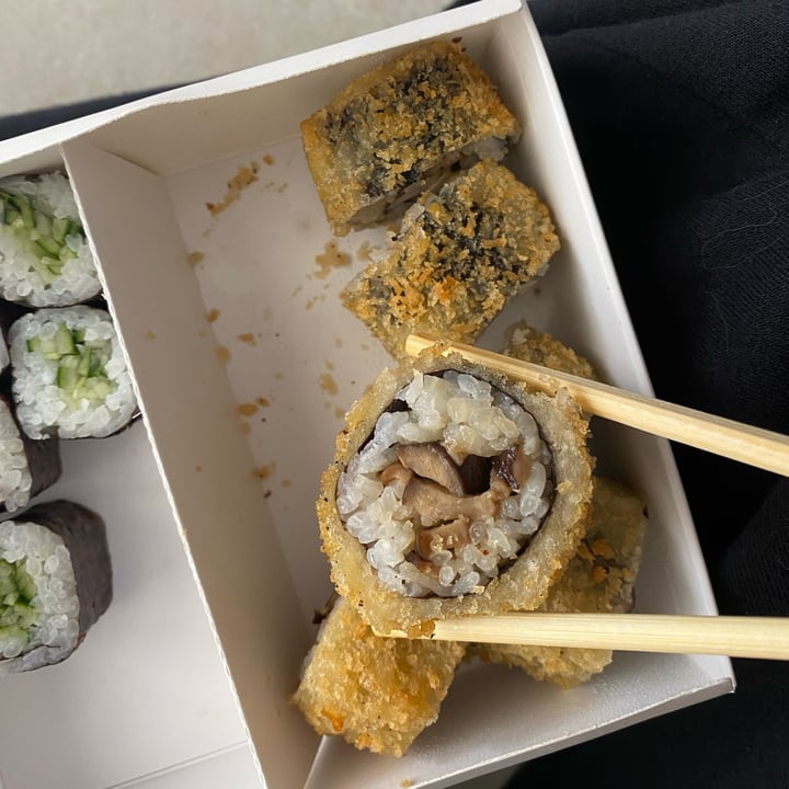 photo of Sushimar Vegano Hot Roll shared by @cavallxro on  06 Nov 2022 - review