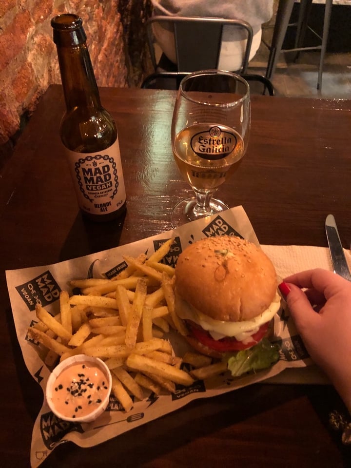 photo of Mad Mad Vegan Dirty Philly shared by @seguilamoda on  22 Dec 2019 - review