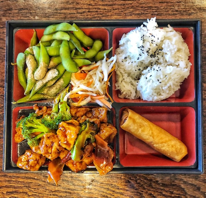 photo of Ten Ren's Tea Time Szechuan Tofu Bento Box shared by @thejewishvegan on  22 Jan 2020 - review