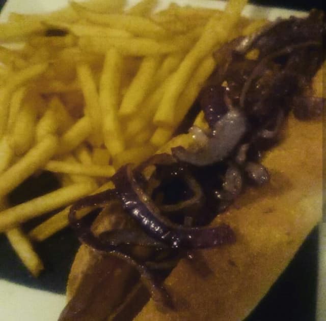 Photo of the dish “Hotdog & Chips”