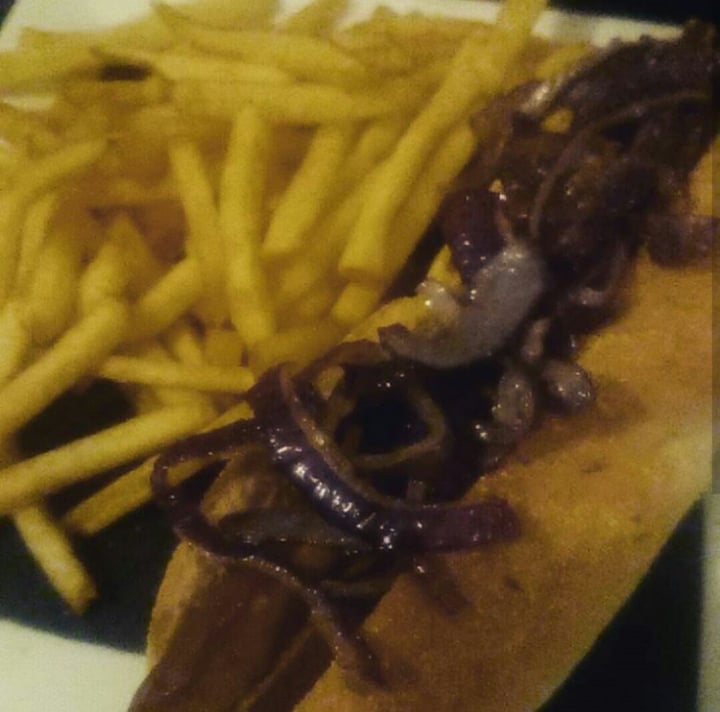 photo of The Auld Hoose Hotdog & Chips shared by @flobadob on  15 Mar 2019 - review