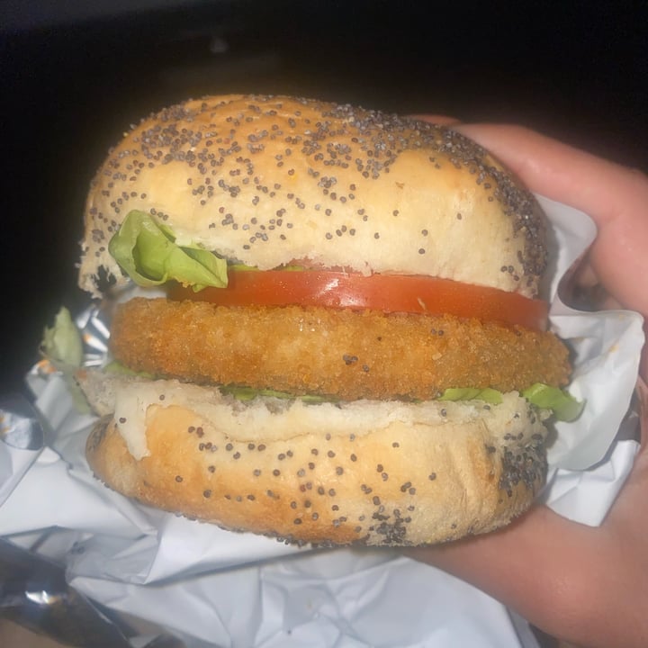 photo of YPF Nordelta Hamburguesa Not Chiken Cryspy shared by @zahatravi on  14 Apr 2022 - review