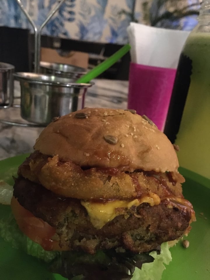 photo of Antojito con Amor Hamburguesa BBQ (lentejas) shared by @taniaar on  12 Jan 2020 - review