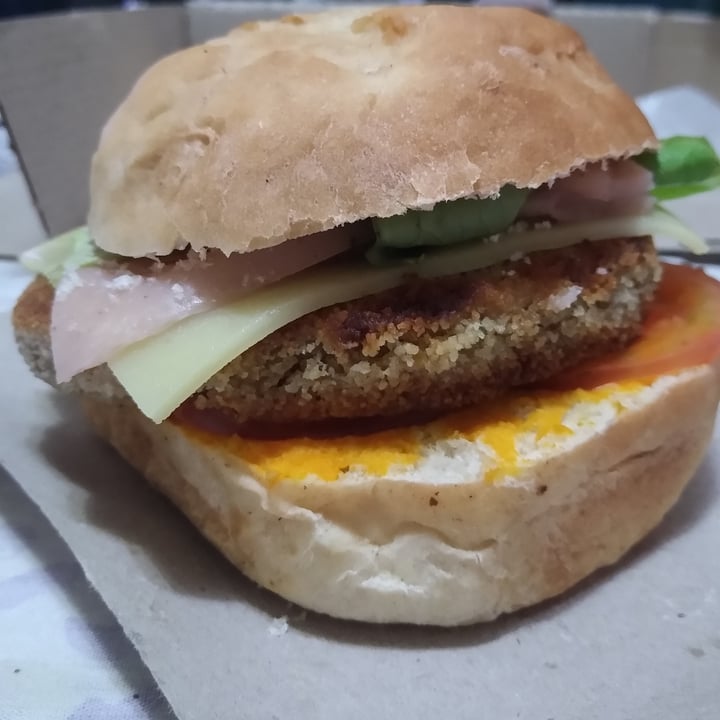photo of La Vegana Cantina Sandwich De Milanesa De Garbanzos shared by @ecapli on  04 Dec 2021 - review