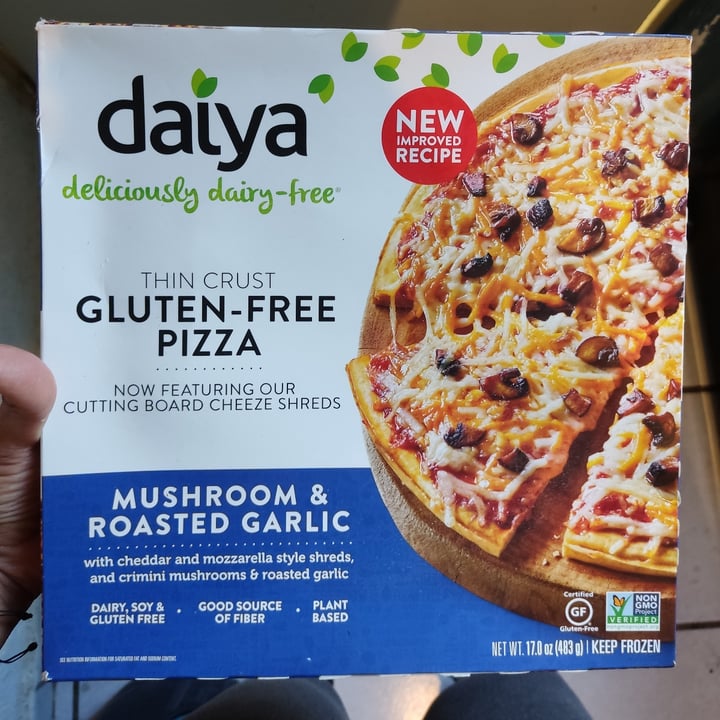 photo of Daiya Daiya Deliciouly Dairy-free Pizza shared by @cecirojas on  27 Mar 2022 - review