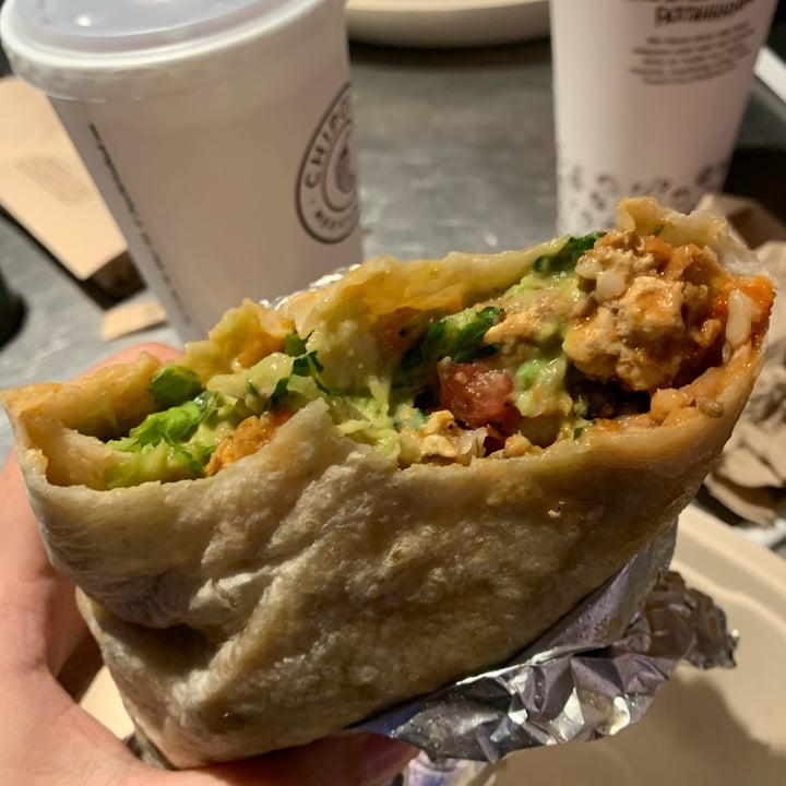 review photo of Chipotle Mexican Grill burrito sofritas shared by @fride on 18 May 2022 - review