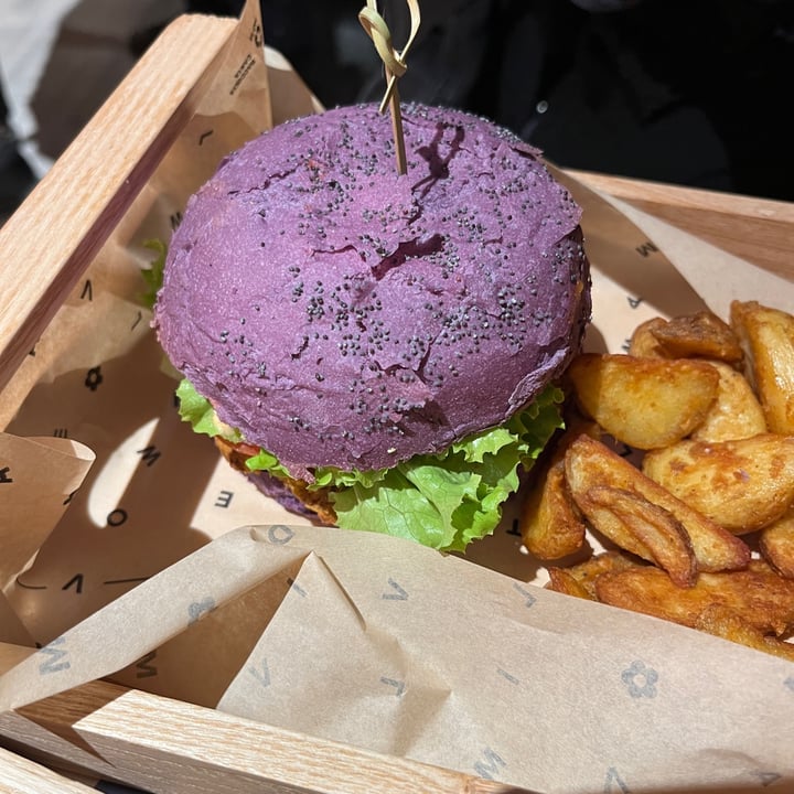 photo of Flower Burger purple cheesy shared by @serenitaz on  18 Oct 2022 - review