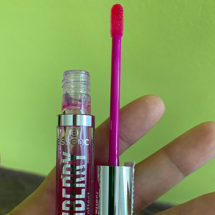 photo of Essence  CRANBERRY LIP OIL shared by @saminp on  04 Jun 2022 - review