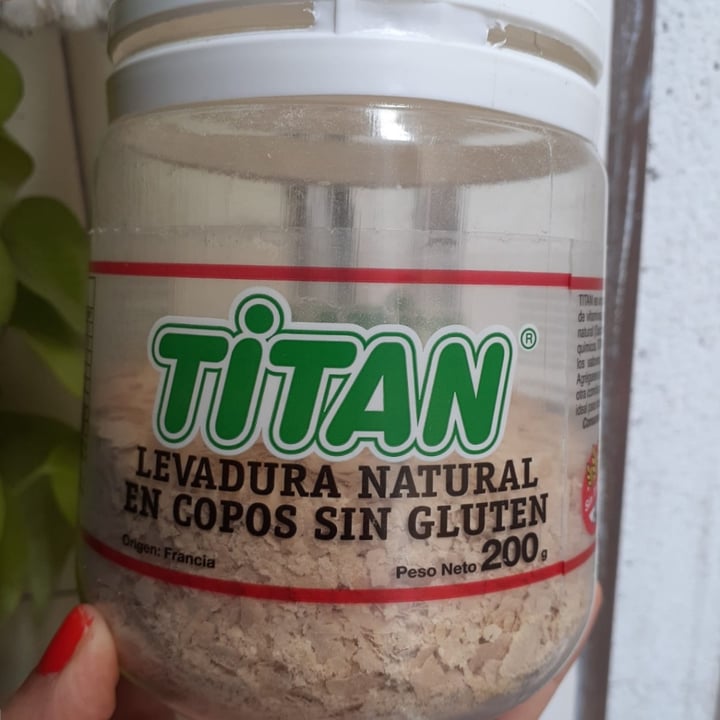 photo of Titan Levadura Natural en Copos shared by @veganargentin on  08 Jan 2021 - review