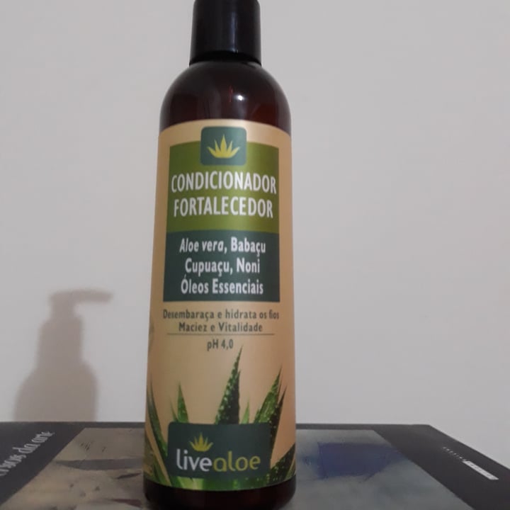 photo of Livealoe Condicionador Fortalecedor shared by @raquelmmartins on  18 Apr 2022 - review