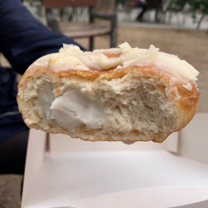 photo of Delish Vegan Doughnuts Tres leches doughnut shared by @noeliaperez on  28 Feb 2021 - review