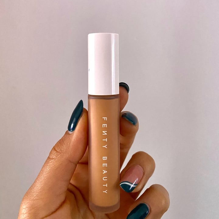 review photo of Fenty Beauty Pro Filt'r Instant Retouch Concealer shared by @laleto on 31 Mar 2022 - review