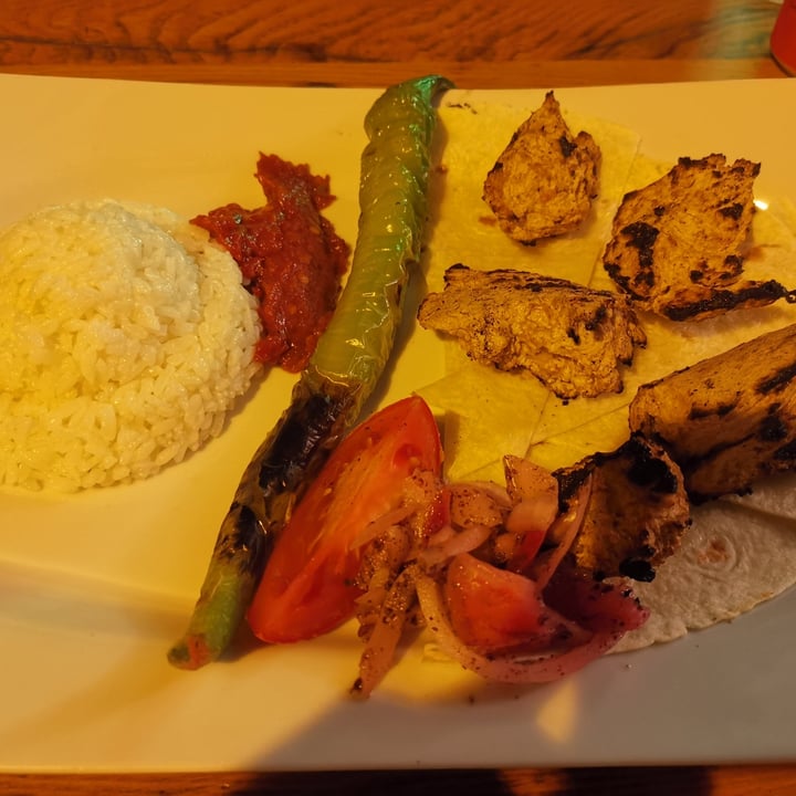 photo of Vegan Food Cartel by Veganzza Vegan shish kebab shared by @giuliazagni on  02 Sep 2022 - review