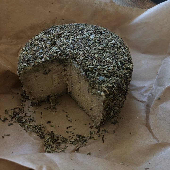 photo of Utopia Foods Mixed Herbs Cashew Nut Cheese shared by @ellaaaa on  12 Feb 2022 - review