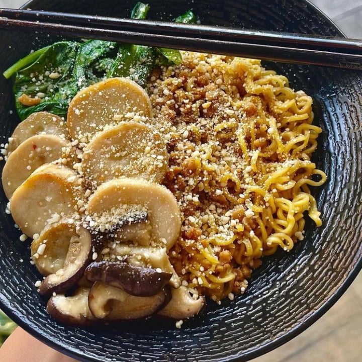 review photo of Maitri Vegetarian Fried Noodle shared by @sharrenfiona on 14 Sep 2021 - review