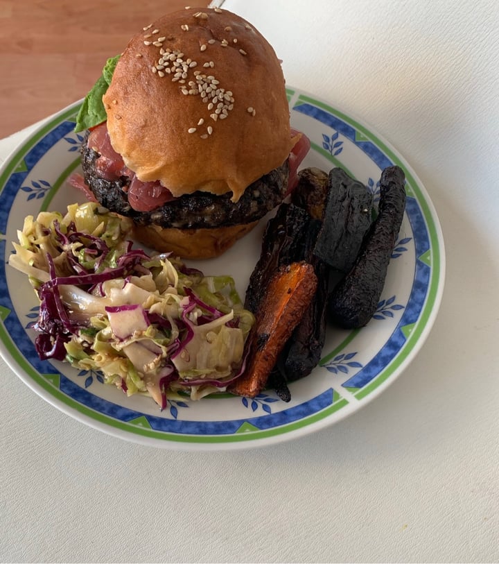 review photo of Hierbabuena Hamburguesa de hongos con palta y zanahorias baby shared by @diariovegane on 27 Jun 2020 - review