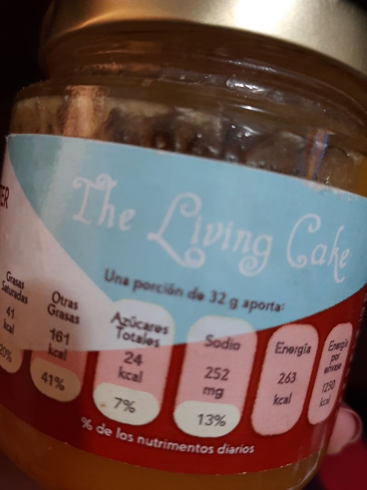 photo of The living cake Crema de cacahuate shared by @pauvilleda on  25 Mar 2020 - review