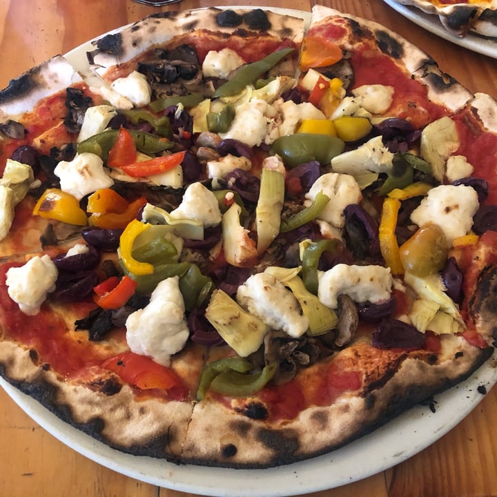 photo of Massimo's Vegan Vegetarian Pizza shared by @changingthegame on  23 Oct 2021 - review
