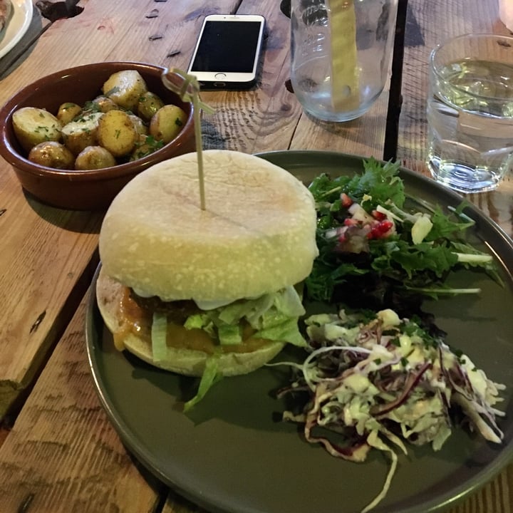 photo of Little Green Social - Vegan restaurant Jackfruit Burger shared by @esteriley123 on  12 Sep 2020 - review