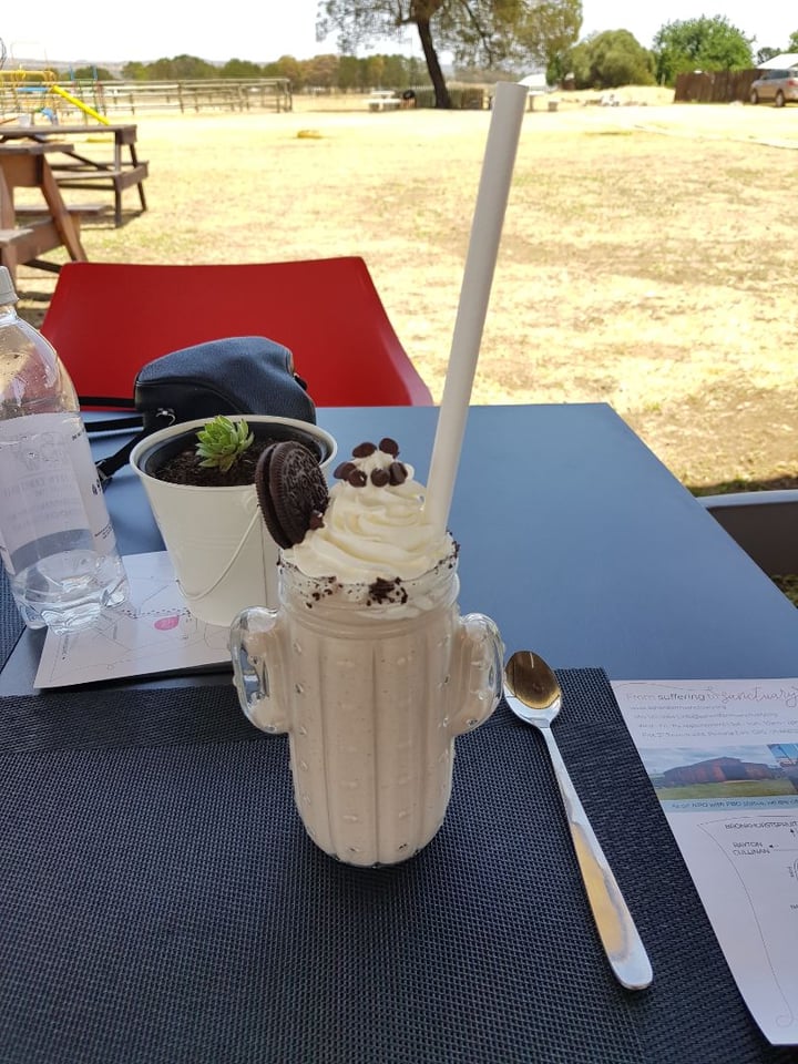 review photo of Asher's Corner Cafe @ Ashers Farm Sanctuary Cookies 'n Cream Milkshake shared by @alexia0120 on 16 Nov 2019 - review