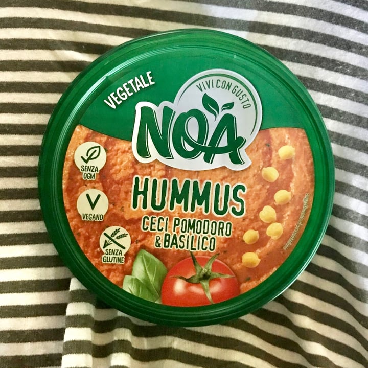 photo of Noa Hummus ceci pomodoro basilico shared by @saraferri on  02 Jul 2021 - review
