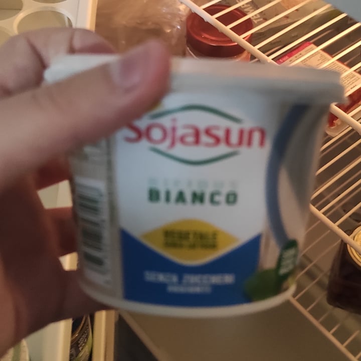 photo of Sojasun Yogurt di soia shared by @noemidip on  30 Sep 2022 - review