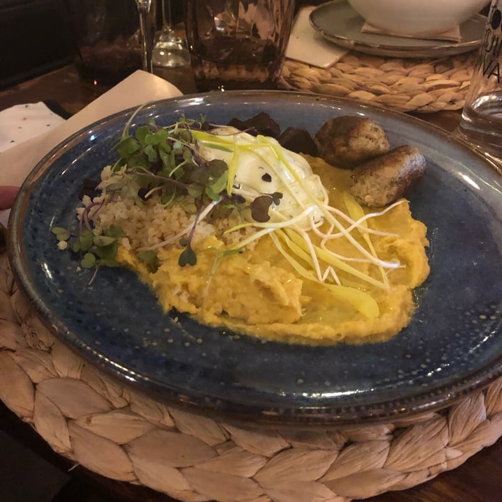 photo of Coco Cuina Viva Kefta de “pollo” con crema de maíz shared by @juanagilcabrera on  12 Dec 2021 - review