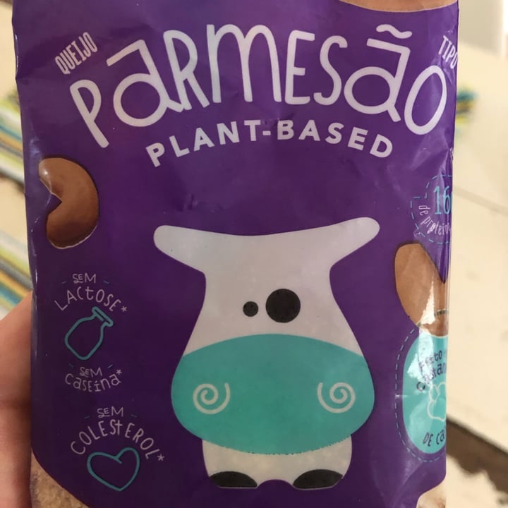 photo of NOMOO Plant-Based Brasil Parmesão Plant Based shared by @paolettabrun on  27 Nov 2021 - review