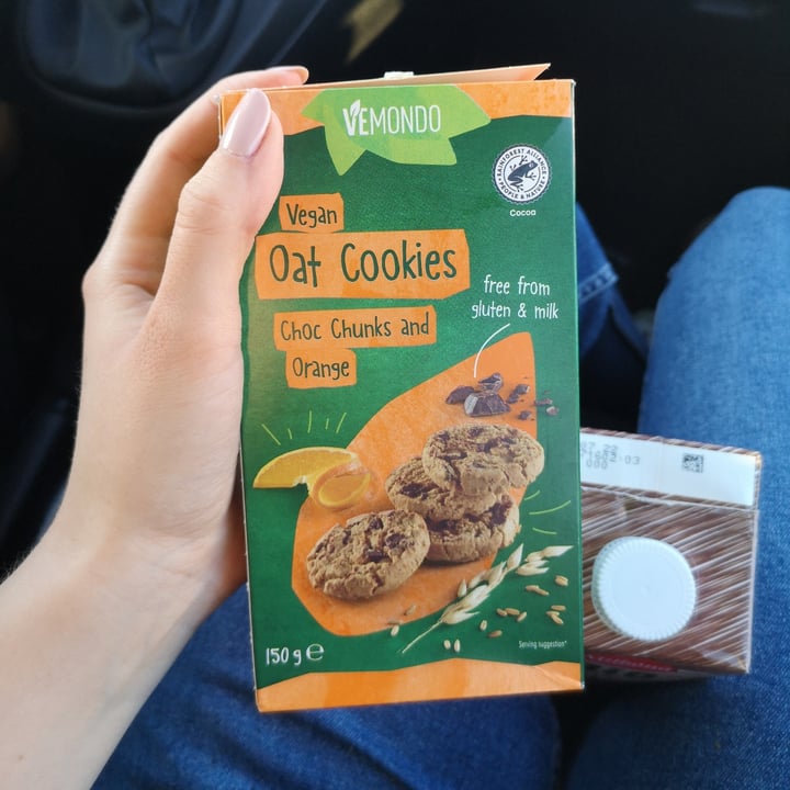 photo of Vemondo  Oat cookies - Choc Chunks and Orange shared by @szecsfruzs on  15 Oct 2022 - review