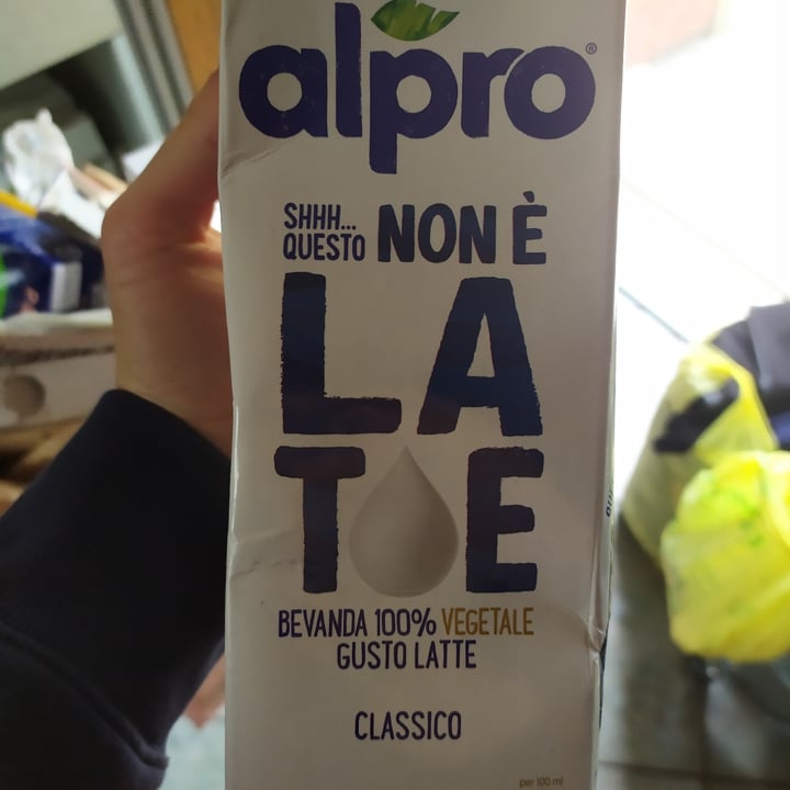 photo of Alpro This is Not Milk Classic Questo Non è Late Classico shared by @camibonaldi on  16 May 2022 - review