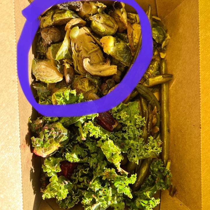 photo of Whole Foods Market Roasted Brussel Sprouts shared by @veganmika on  14 Oct 2022 - review
