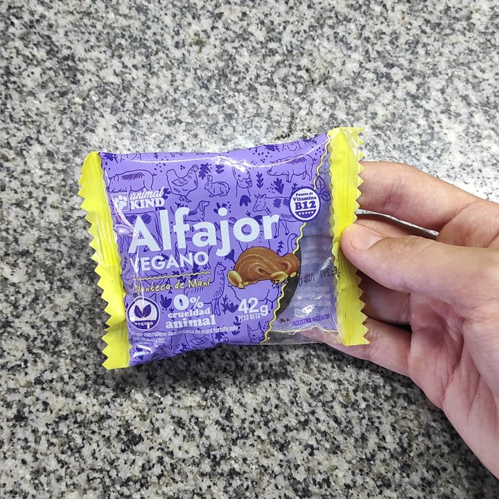 photo of Animal kind Alfajor Vegano shared by @vegtips on  02 Mar 2022 - review