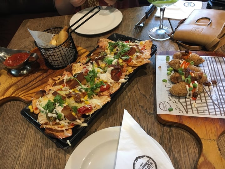 photo of Hudsons The Burger Joint (Gardens) Vacon Nachos shared by @incahorn on  24 Feb 2020 - review