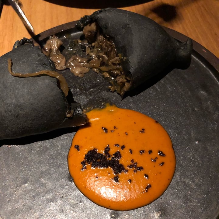 review photo of Sacro Empanada carbón activado shared by @marthu on 28 Jan 2022 - review